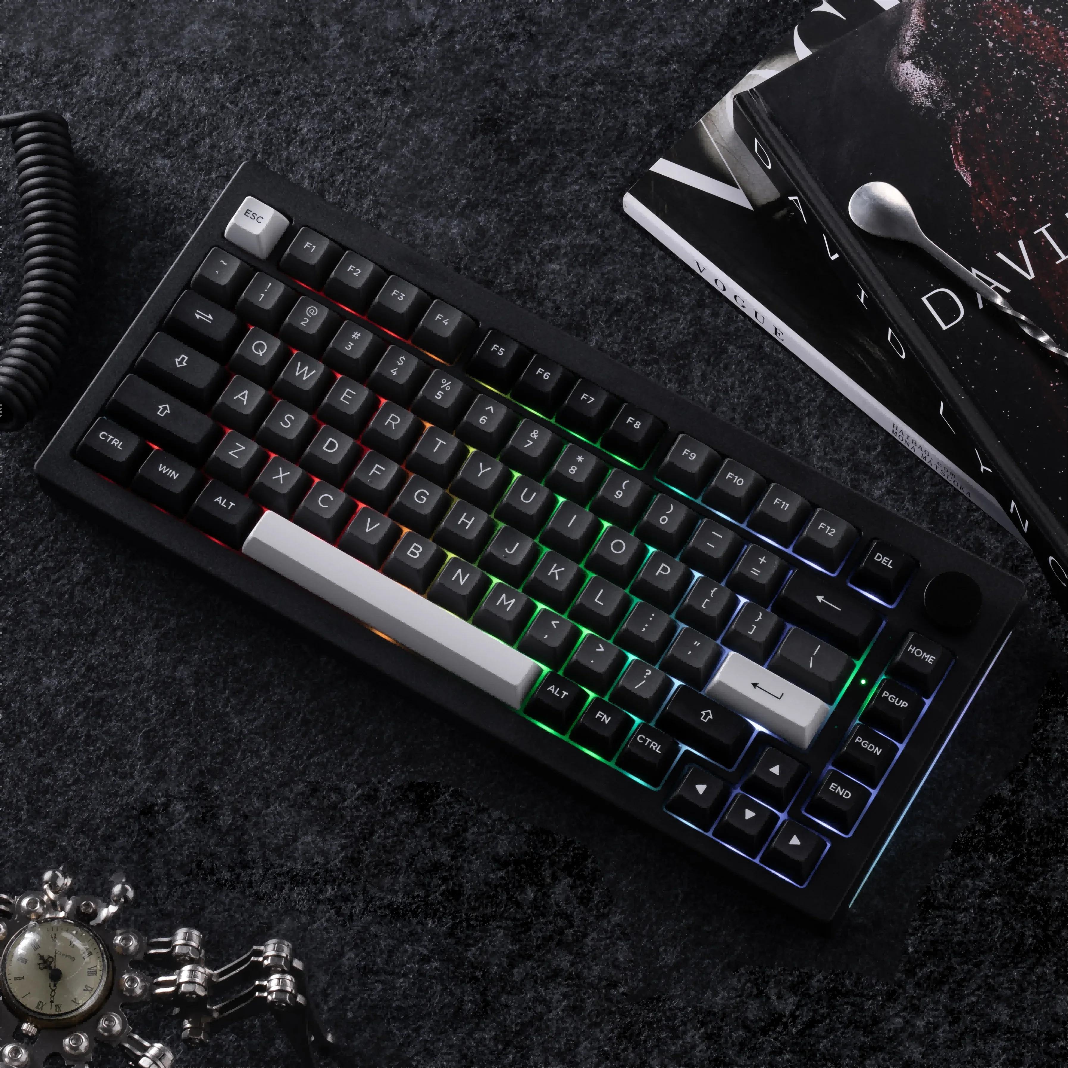 Akko 5075B Plus V2 Drácula Castelo Teclado Mecânico para Jogos 75% Multi-Modos Trocáveis a Quente RGB 2.4GHz Sem Fio/USB Tipo-C/BT 5.0